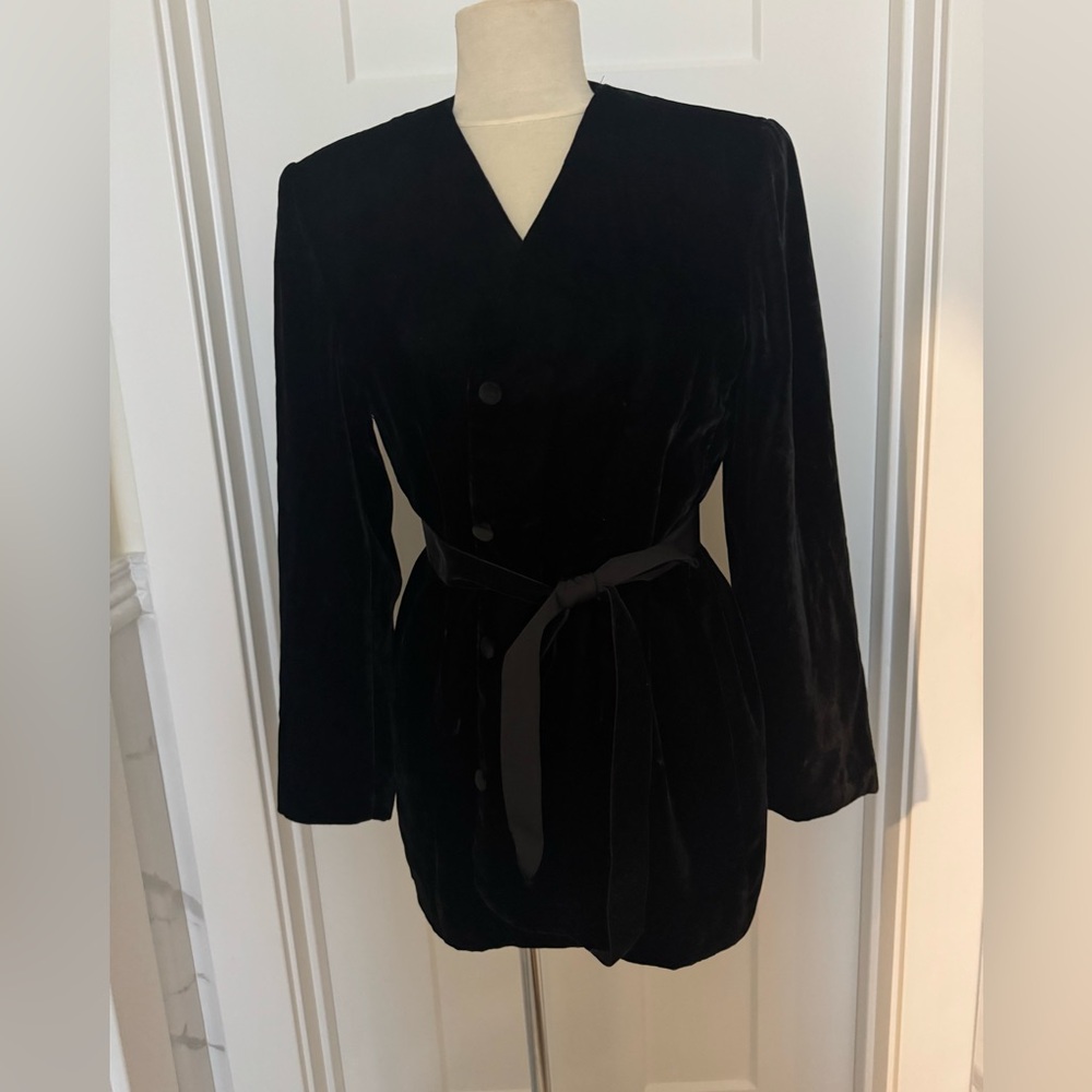 Vintage 80s Black Velvet Jacket Blazer EUC Collarless Timeless loose fit Classic